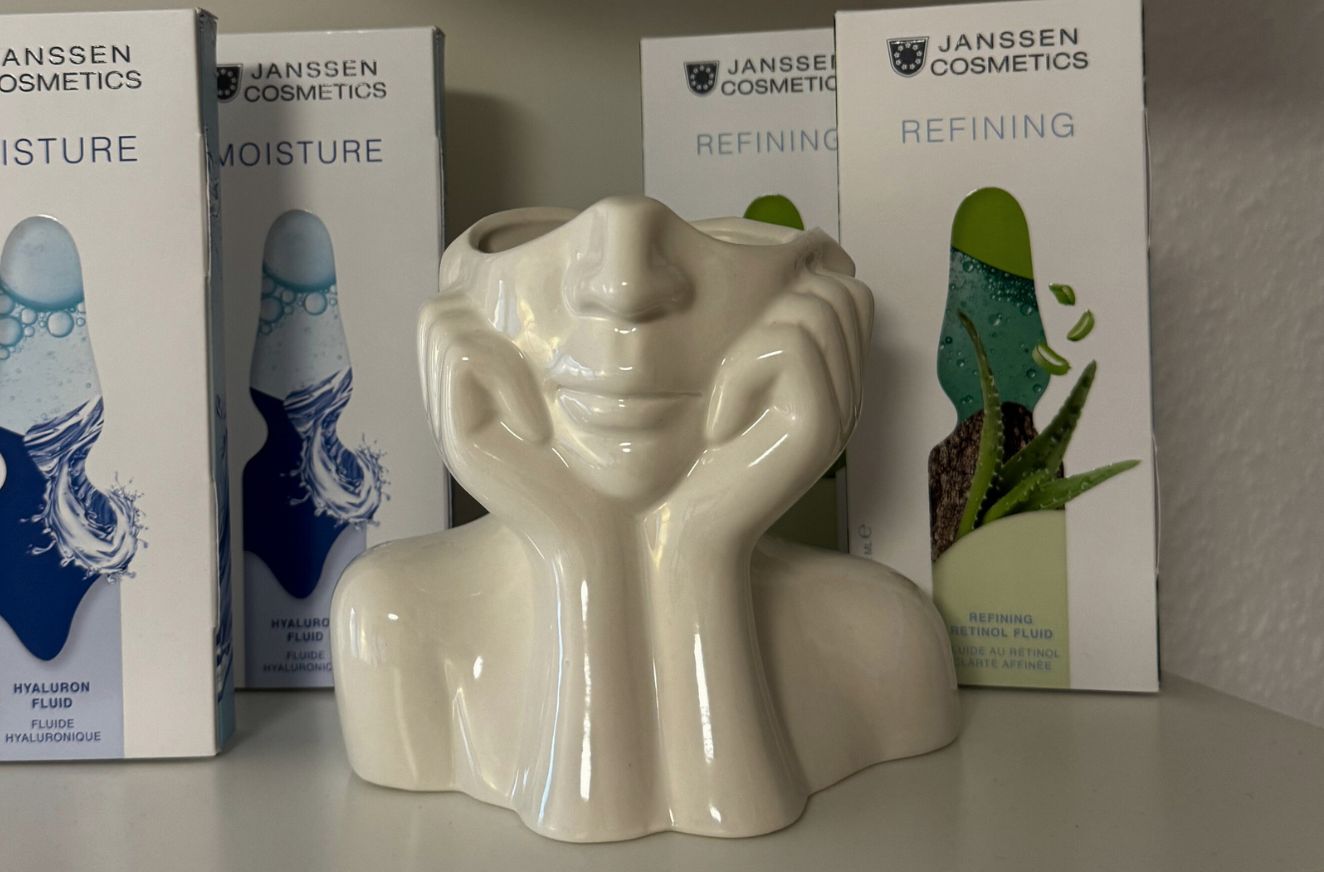 Wailua Beauty Marienhafe Kosmetik, Braut Glow, Wimpern & Augenbrauen